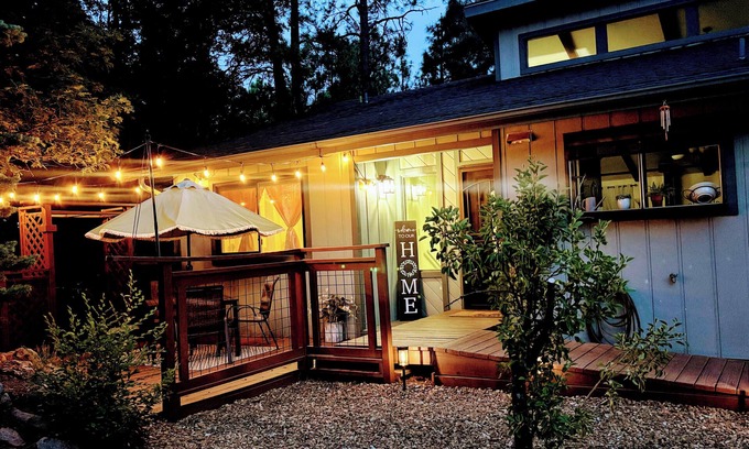 Swiss Manor House | Flagstaff Getaway!nSleeps up to 14 comfortably!