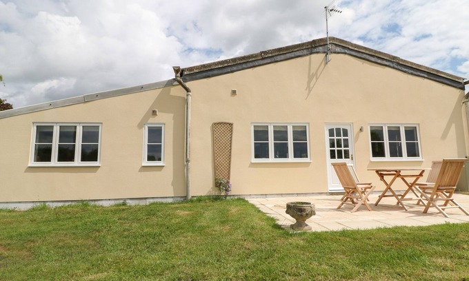 Condicote Cottage | FLAGSTONE COTTAGE, character holiday cottage in Stow-On-The-Wold