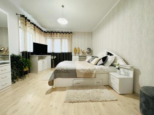 Reghin Apartment | Flamingo House