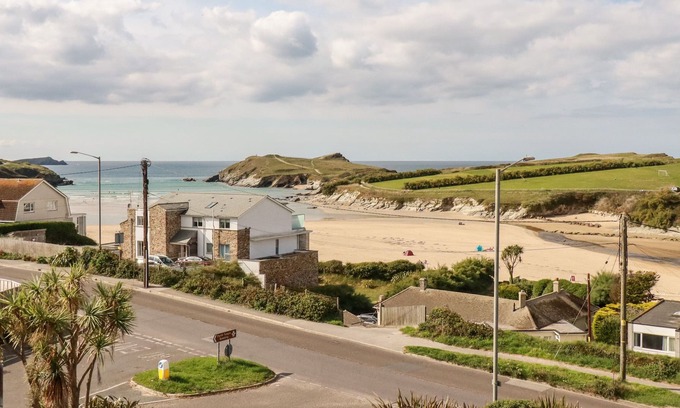Porth Apartment | FLAT 8, family friendly, character holiday cottage in Newquay