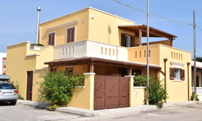 Torre San Giovanni House | Flat 'Beccaria' with balcony
