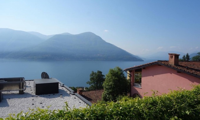 Brissago Apartment | Flat 'Bellavista' with mountain view