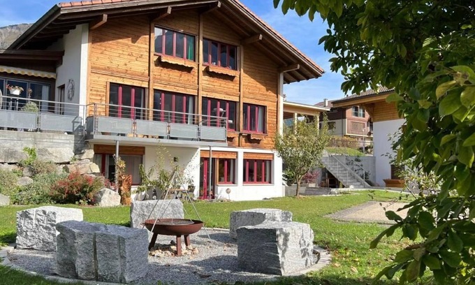 Brienz Apartment | Flat "Burgblick" with mountain view