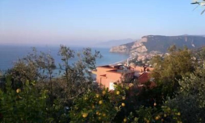 Finale Ligure Apartment | Flat with terrace and panoramic view