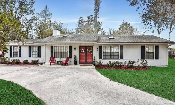Doctors Inlet House | Fleming Island 4/3 by River wifi&MILS! Beach 45min