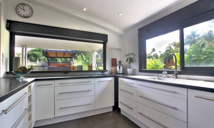 Etang Sale Les Bains Villa | - FLEUR DE L'ETANG -