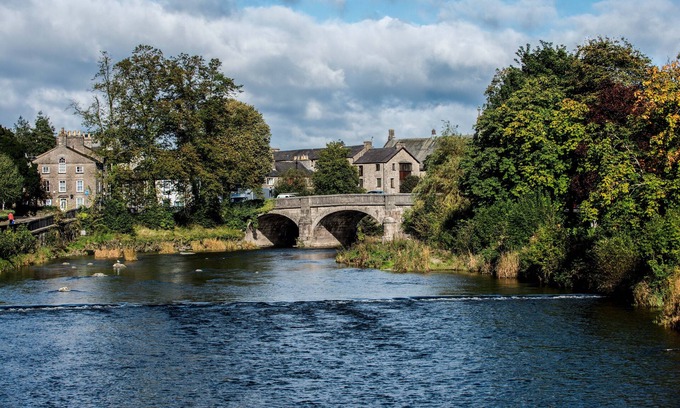 Kendal Cottage | Flexible Refund policy. Heart of Kendal town, with parking