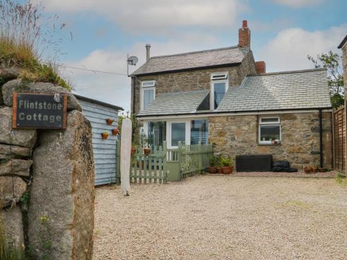 Pendeen House | Flintstone Cottage
