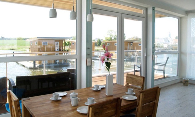 Kroeslin House | Floating House 4 Oie with fireplace and pet - 01. Floating Houses (95 m²) with