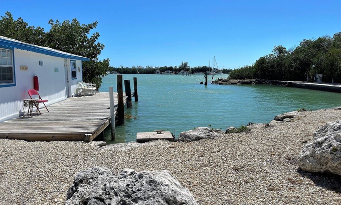 Marathon Hotel | Floating Sea Cove Resort & Marina