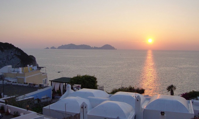 Le Forna House | FLORENTINE HOUSE WITH BEAUTIFUL SEA VIEW