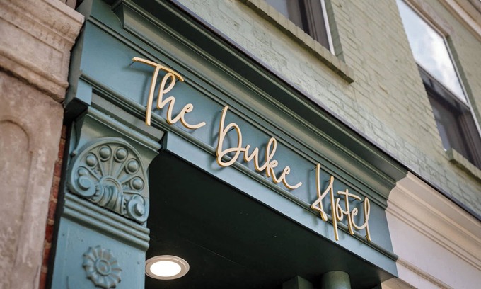 East Market District Apartment | Florry – A Playful Escape in NULU