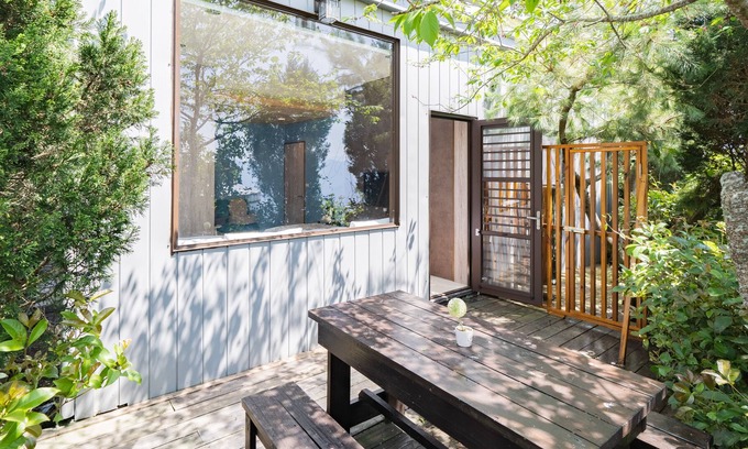 Ren'ai Bed & Breakfast | Flower and Star Garden
