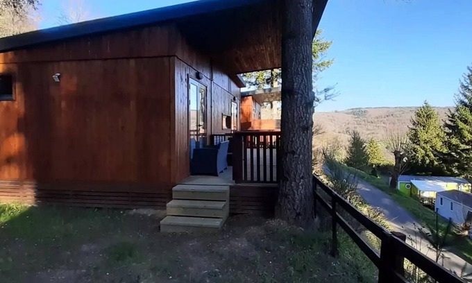 Neuveglise-sur-Truyere Ski Chalet | Flower Camping Le Belvédère * - Chalet Premium BELVEDERE - 3 bedrooms and 2 bathroom 6 persons