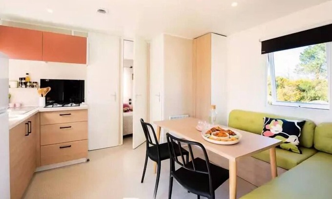 Castries House | Flower Camping le FONDESPIERRE * - Mobil-home Premium - 28m2 (3 bedrooms + air conditioning + TV + dishwasher+ sheets and towels) 6 people