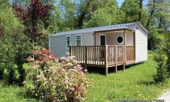 Montbarrey House | Flower Camping Les 3 Bear * - Mobil home Comfort 29m2 (3 Bedrooms) including semi-covered terrace 6 people