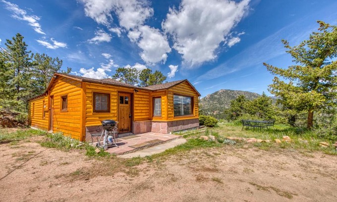 Estes Park House | Flower Lane Cabin