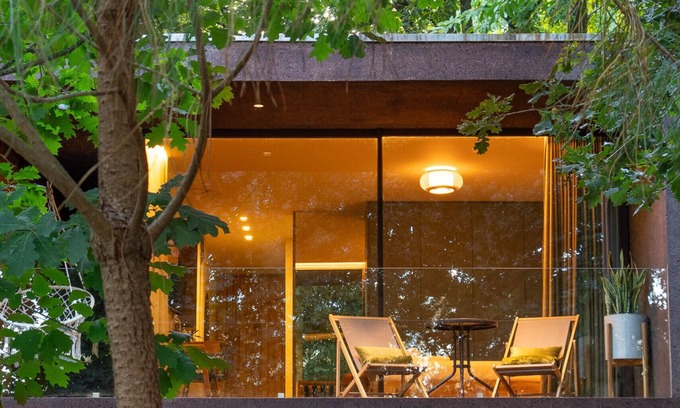 Cardielos House | Flower Retreat Bungalow
