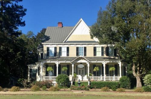 Summerville Historic District Villa | Flowertown Bed and Breakfast