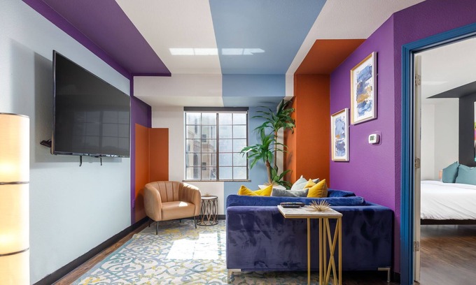 Wetmore Apartment | Fluorescent Two Bedroom King Bed Center Of La Cantera
