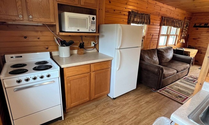 Phillips Cabin | Flyway Resort ‘The Fishing Hole’ on Wilson Lake