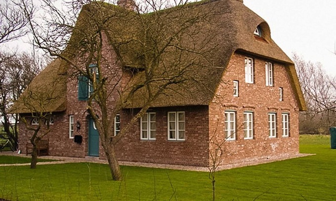 Suderende House | Föhrhaus, detached house, articulated turning