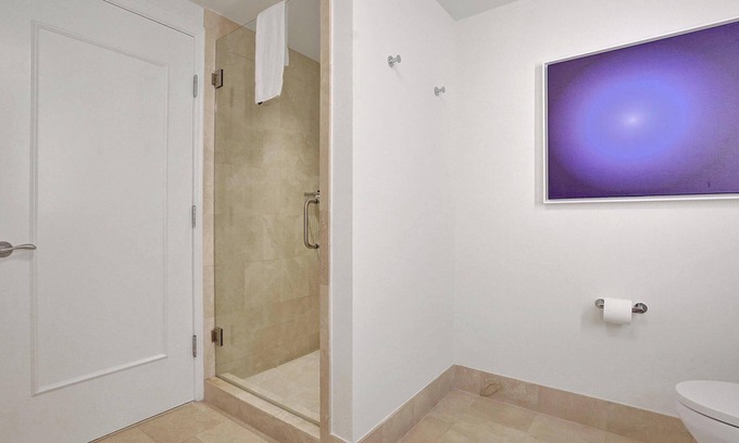 Mid Beach Hotel | Fontainebleau Junior Suite Tresor Tower