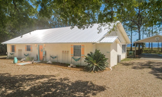 Carrabelle House | Footprints Beautiful Beach House