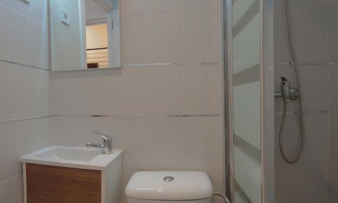 Apple Valley House | For lite travel cozy room with 40inch AndroidTV