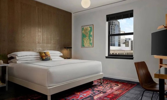 Downtown Seattle Hotel | Forbes Best Pet-Friendly Hotel – 2 King Rooms in Central Seattle