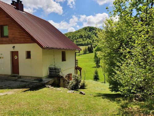 Brestova Draga Ski Chalet | Forest house Masha
