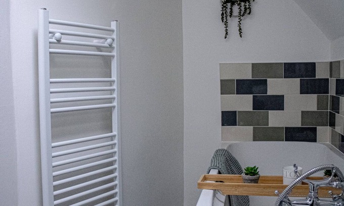 Ironbridge Cottage | Forget Me Not Cottage