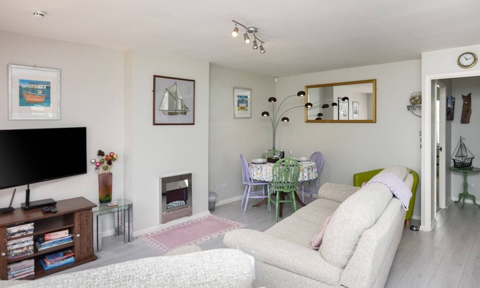 Icklesham House | Forget Me Not - Two Bedroom House, Sleeps 4