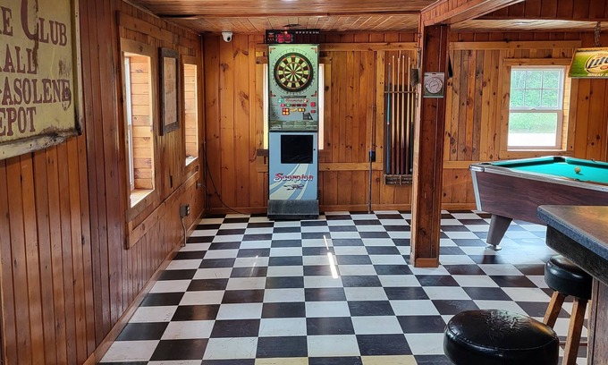 Krakow House | Former bar with games, multiple kitchens, 5 bedrooms, sleeps 14.