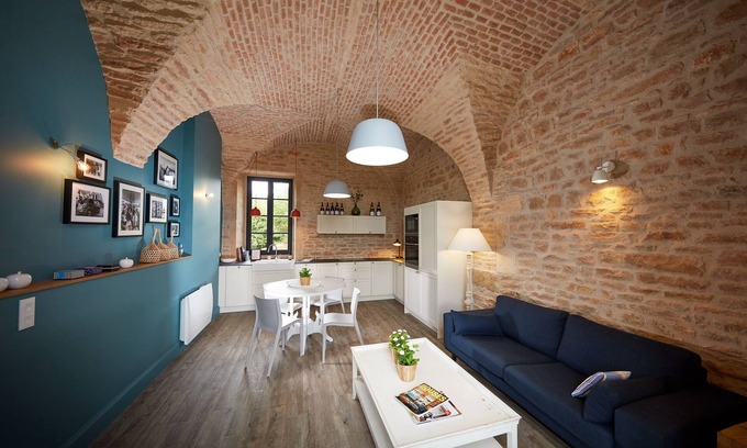 Beaune House | Former convent from the 17th, renovated, private garden, Beaune center