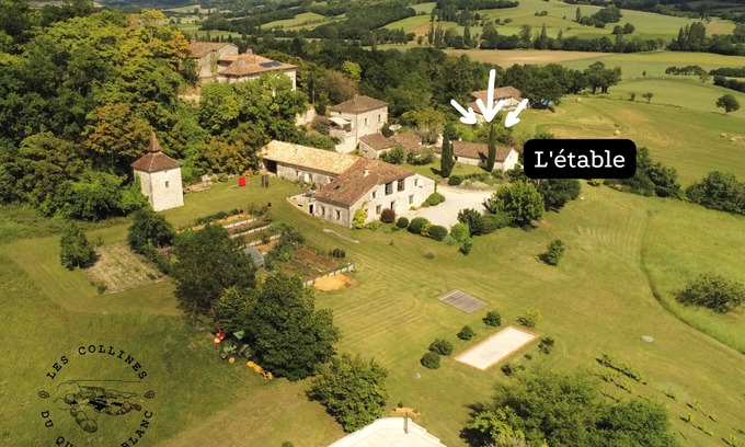 Lendou-en-Quercy House | Former cowshed on a magnificent 15-hectare estate