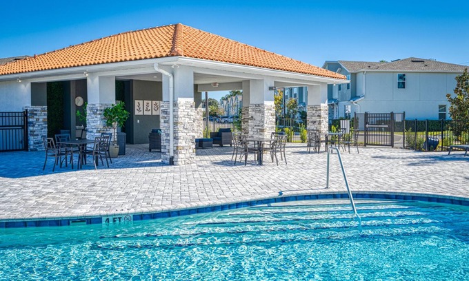 West Kissimmee House | Formosa Valley Resort by UNE Homes