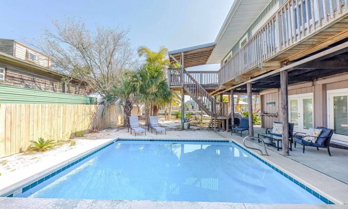 Fort Morgan Pines House | Fort Morgan Bay Club - Bring Your Boat! Pool!
