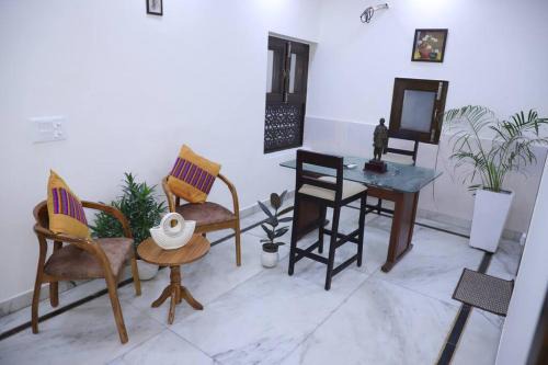 Saket Apartment | Fortune Home Service Apartment 1Bhk,L-36B,Saket