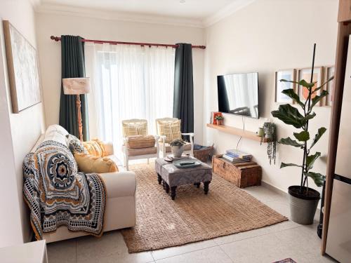 Middelburg Apartment | Fountain on the Fairway