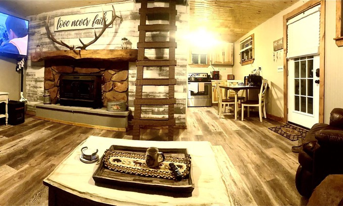Weedville House | Four-bedroom private Lodge in the heart of Elk country