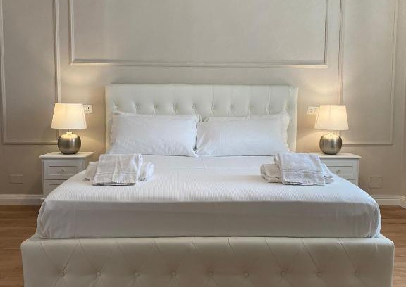 Pisa House | FOUR LIONS VILLA GUESTHOUSE