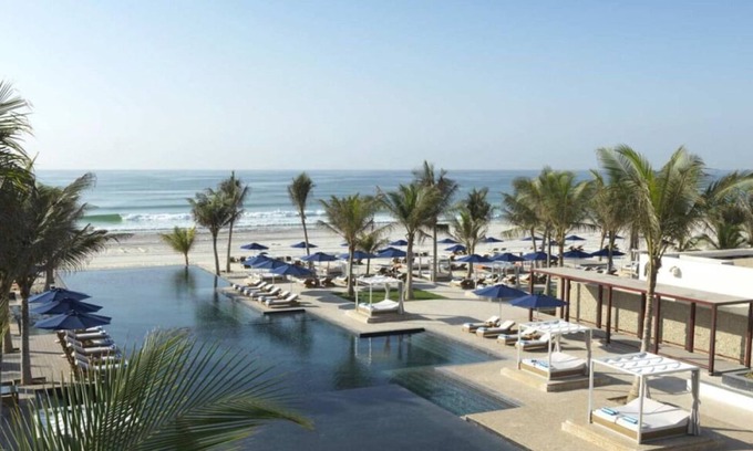 Salalah Hotel | FOUR Luxe 1BR Villas with Plunge Pools! Beachfront, Infinity Pool, Spa Center!