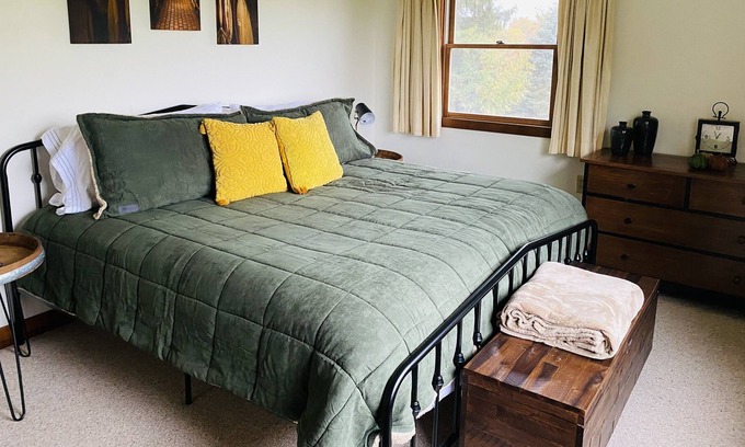 Logan Bed & Breakfast | Four Seasons Suite (Hocking Hills)