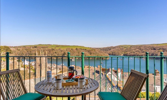 Fowey House | Fowey Cornwall - lovely modern house with balconies and fantastic views