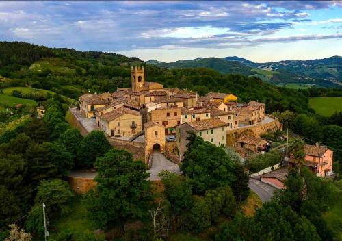 Monte Fabbri Apartment | Foxes House Sky