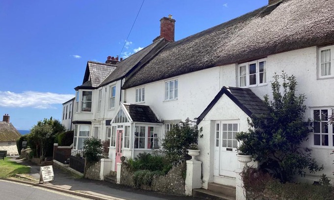 Charmouth House | Foxley Cottage