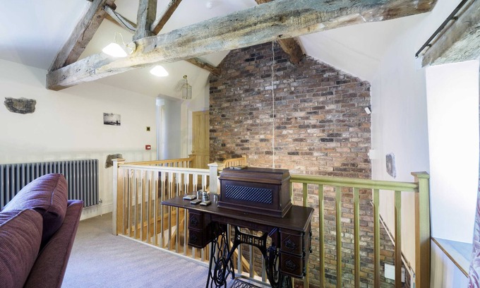 Buxton Bed & Breakfast | Foxlow Coach House