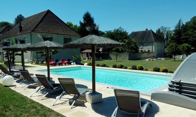 Beaujeu-Saint-Vallier-Pierrejux-et-Quitteur House | The Domaine des Papillons