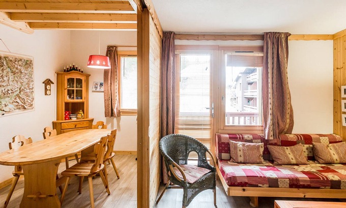 Montchavin Apartment | Cozy 6-pers duplex 150m from slopes with free parking, balcony, raclette and fondue appliances